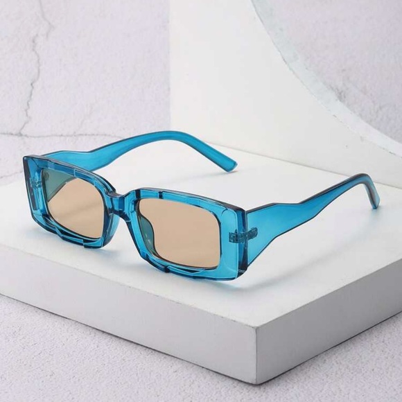 New Woman’s AJ Morgan Big Payback Super Oversized Light Blue Clear Sunglasses - Picture 2 of 7